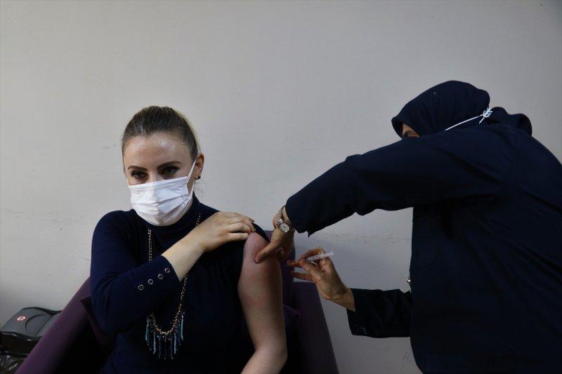 Türkiye'de koronavirüs aşısı 