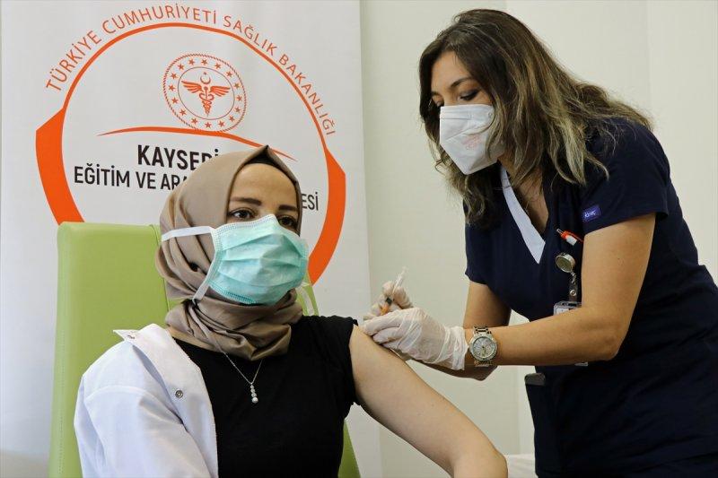 Türkiye'de koronavirüs aşısı 