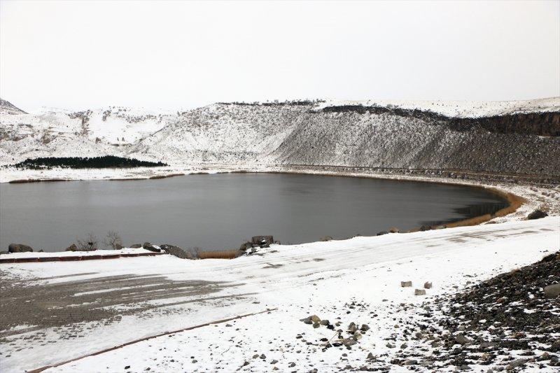Aksaray'daki Narlıgöl, beyaz gelinliği ile ziyaretçilerini ağırlıyor - Resim 3