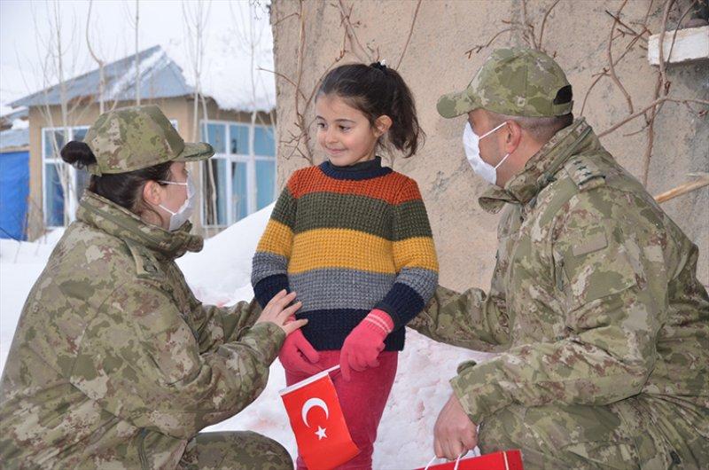 Kardan Anıtkabir yapan aileye Ankara daveti