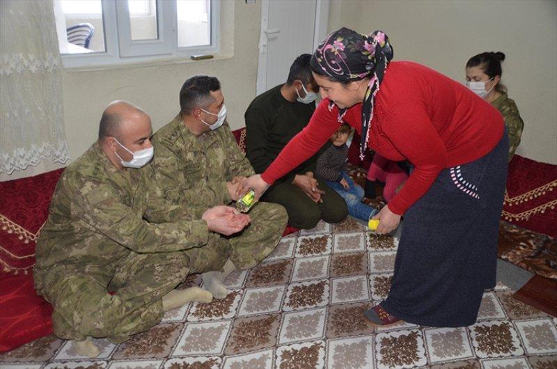 Kardan Anıtkabir yapan aileye Ankara daveti