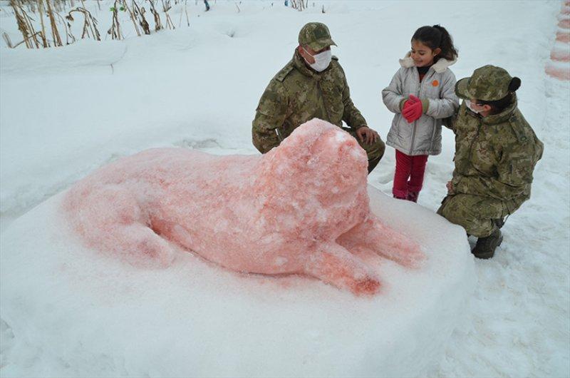 Kardan Anıtkabir yapan aileye Ankara daveti