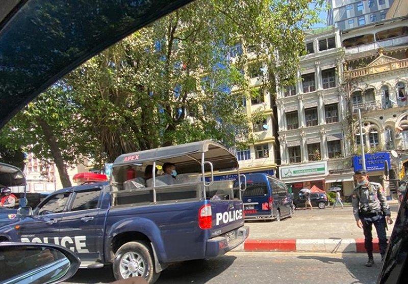 Myanmar ordusu yönetime el koydu