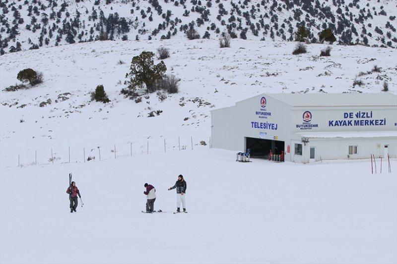Denizli'de kayak sezonu açıldı