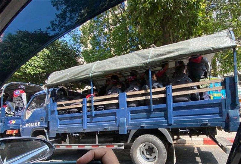 Myanmar ordusu yönetime el koydu