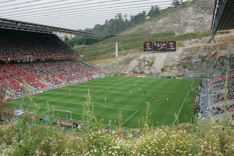 Dünyadaki en ilginç stadyumalar - Resim 3