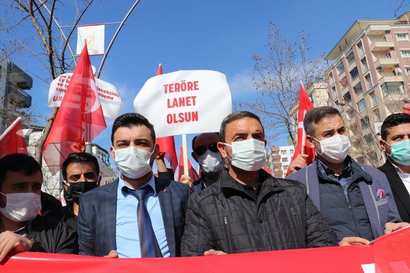 Batman'da 'Şehitlere Saygı, Teröre Lanet' yürüyüşü