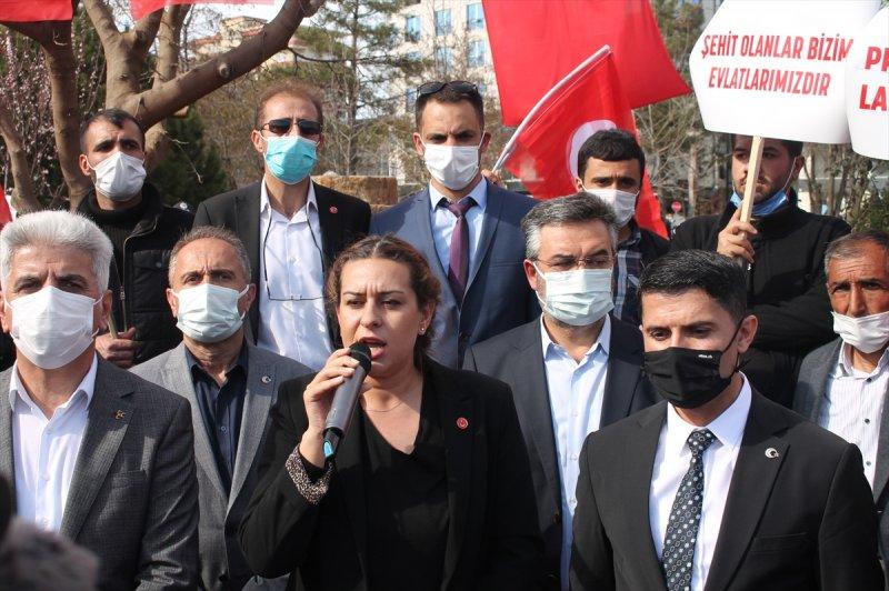 Batman'da 'Şehitlere Saygı, Teröre Lanet' yürüyüşü