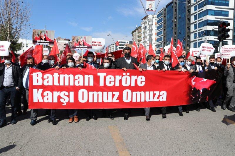 Batman'da 'Şehitlere Saygı, Teröre Lanet' yürüyüşü