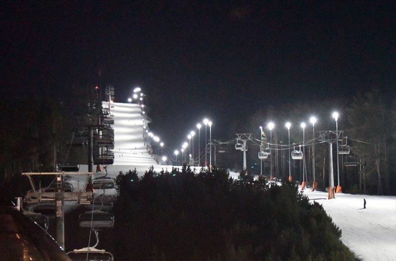 Cıbıltepe Kayak Merkezi'nde gece kayak keyfi