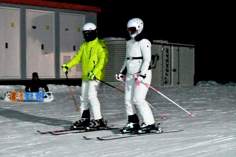 Cıbıltepe Kayak Merkezi'nde gece kayak keyfi