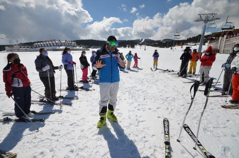 Şehit ve gazi çocuklarına kayak eğitimi