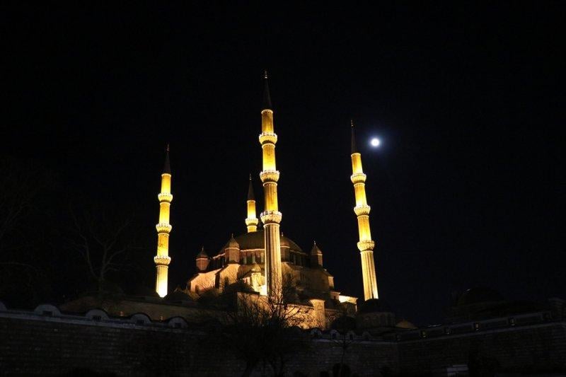 Berat Kandili yurt genelinde idrak edildi