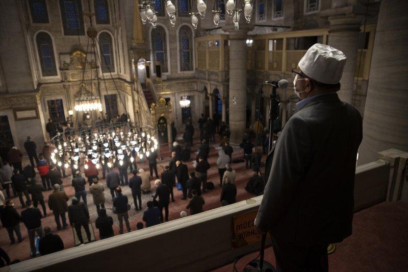 Berat Kandili yurt genelinde idrak edildi