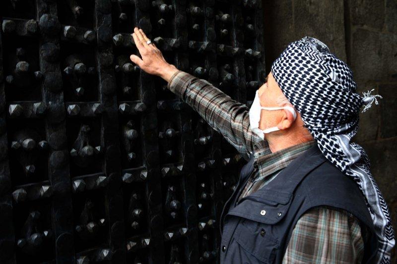 Tarihi Mardinkapı yerine takıldı