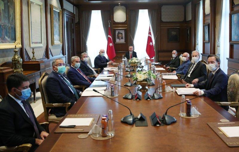 Yıldırım Akbulut hayatını kaybetti