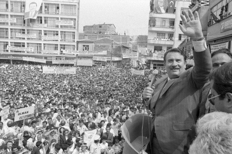 Yıldırım Akbulut hayatını kaybetti