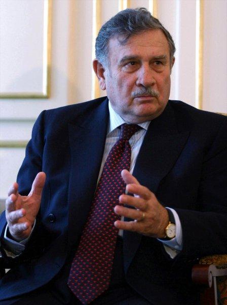 Yıldırım Akbulut hayatını kaybetti