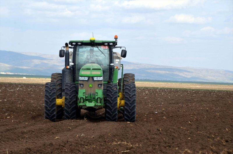 Muş Ovası'nda tohumlar toprakla buluştu