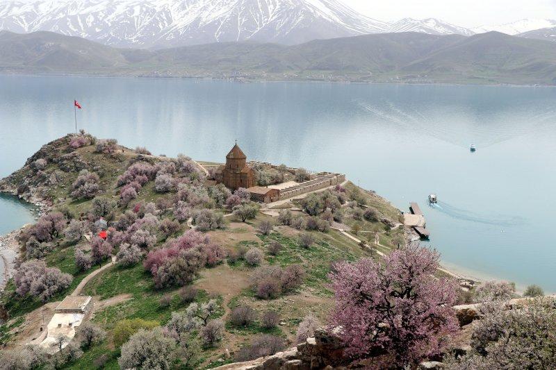 Akdamar Adası'nda kısıtlama sessizliği