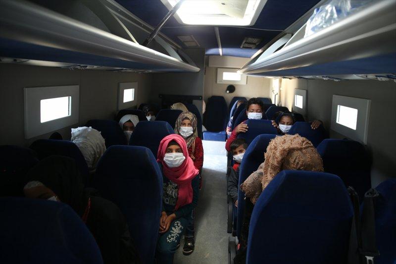 Mehmetçik, Suriyeli çocukların yüzünü güldürdü