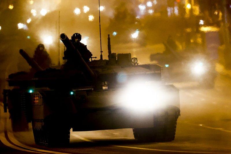 Moskova'da askeri geçit töreni provası