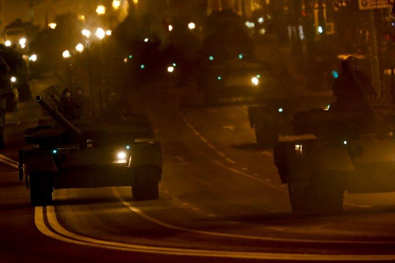 Moskova'da askeri geçit töreni provası