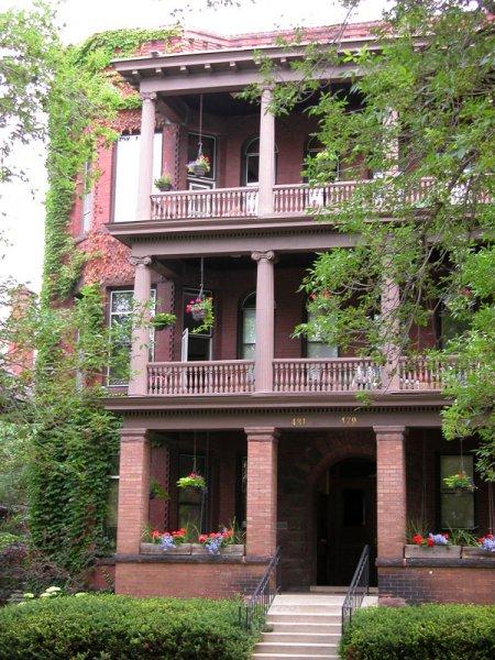 Ünlü yazarların hayata gözlerini açtıkları evler