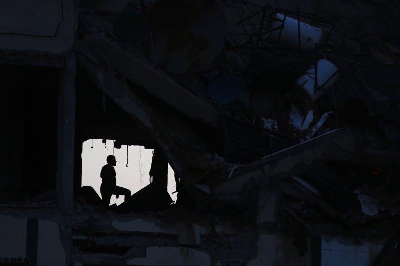 İsrail, Gazze'de yerleşim yerlerine saldırdı