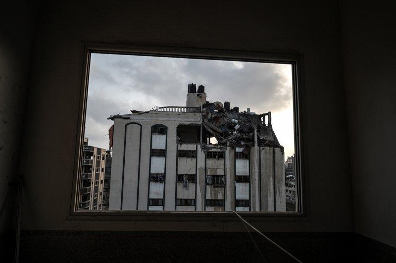 İsrail, Gazze'de yerleşim yerlerine saldırdı