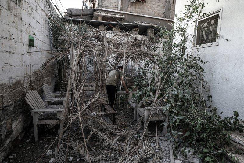 İsrail, Gazze'de yerleşim yerlerine saldırdı