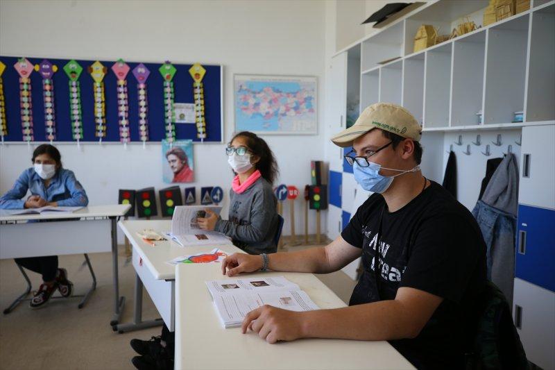 Yüz yüze eğitim başladı