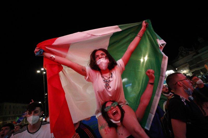 Euro 2020 Türkiye - İtalya maçından kareler