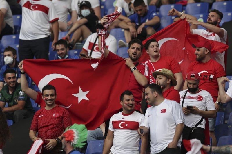 Euro 2020 Türkiye - İtalya maçından kareler