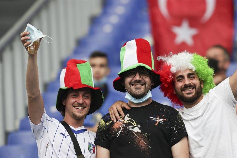 Euro 2020 Türkiye - İtalya maçından kareler