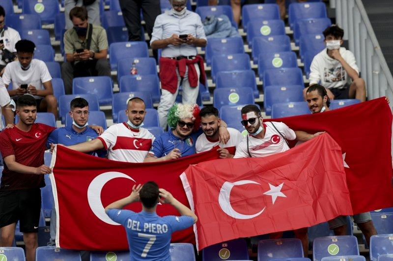 Euro 2020 Türkiye - İtalya maçından kareler