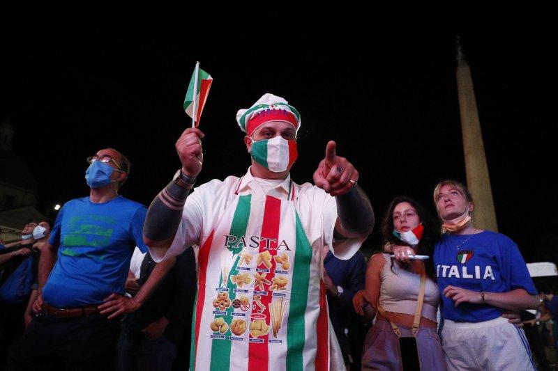 Euro 2020 Türkiye - İtalya maçından kareler