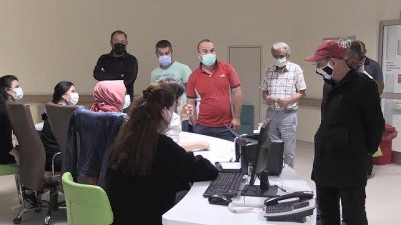 Türkiye'de aşılama hızlandı, hastanelerde kuyruk oluştu