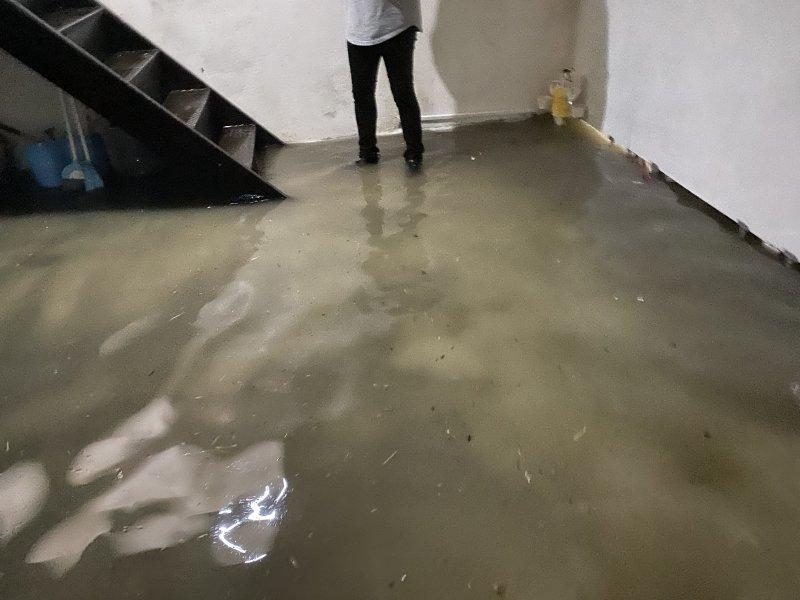 İstanbul'da sağanak hayatı felç etti