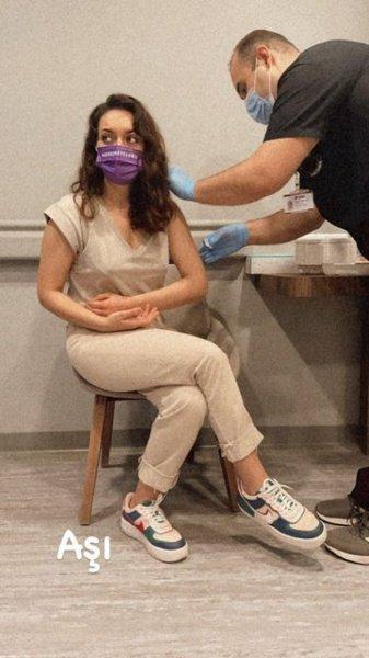 Türkiye'de aşılama hızlandı, hastanelerde kuyruk oluştu