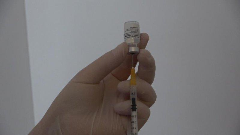 Türkiye'de aşılama hızlandı, hastanelerde kuyruk oluştu