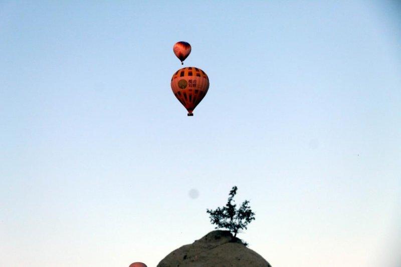 Kapadokya’da balonlar görsel şölen oluşturdu 