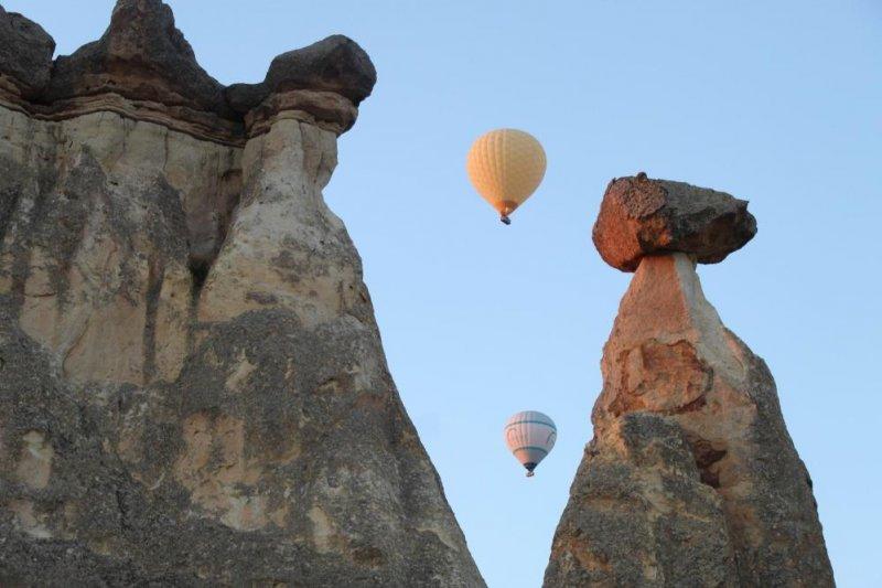 Kapadokya’da balonlar görsel şölen oluşturdu 