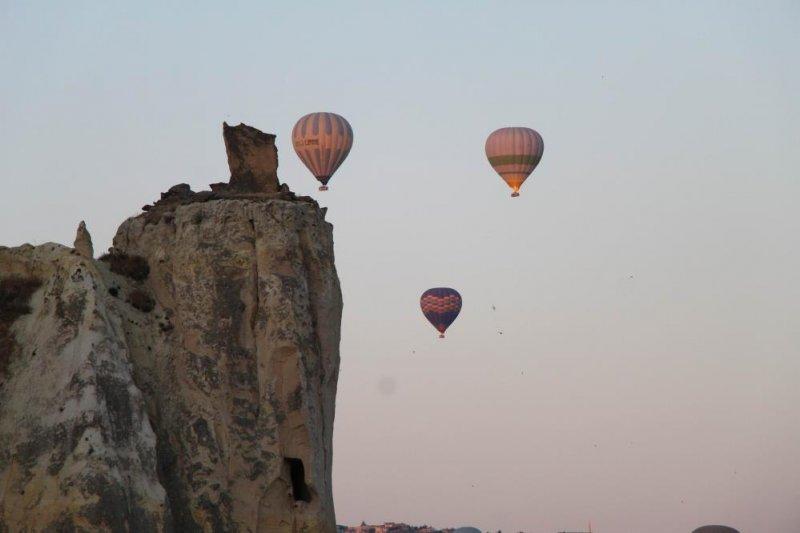 Kapadokya’da balonlar görsel şölen oluşturdu 