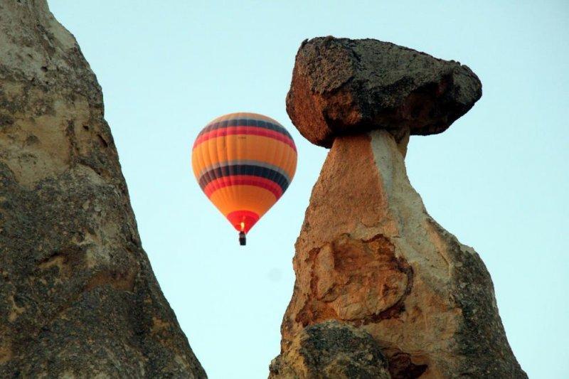 Kapadokya’da balonlar görsel şölen oluşturdu 