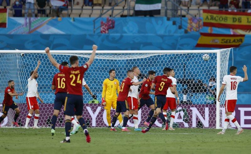 Euro 2020 İspanya - Polonya maçından kareler
