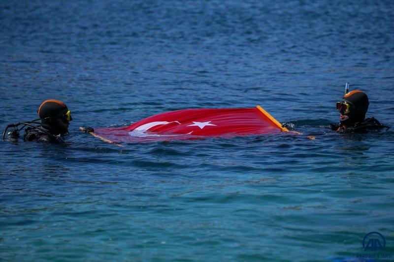 Seçkin komandoların zorlu eğitimi