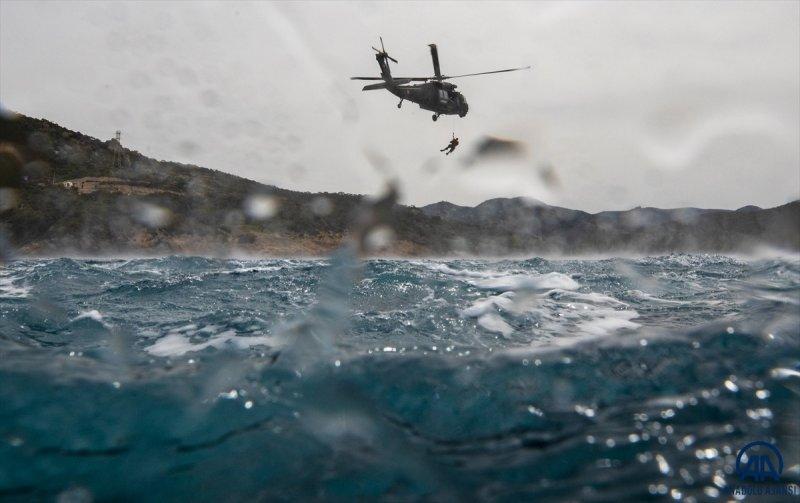 Seçkin komandoların zorlu eğitimi