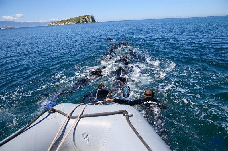 Seçkin komandoların zorlu eğitimi