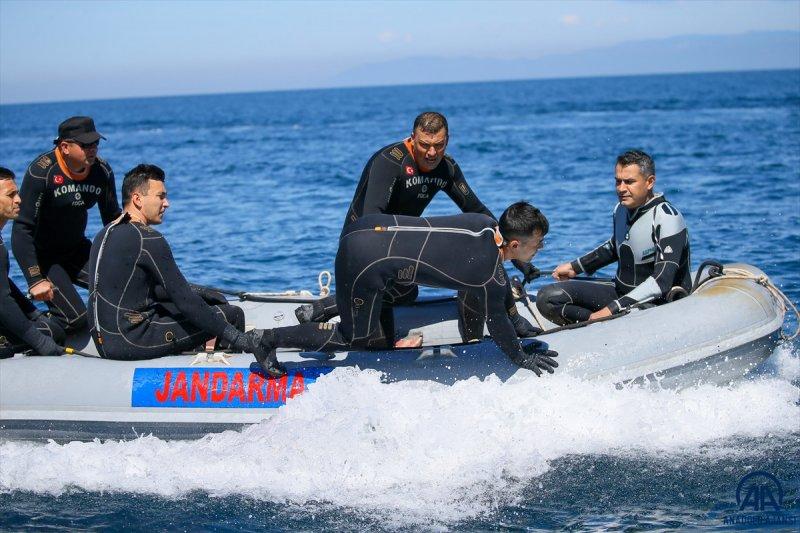 Seçkin komandoların zorlu eğitimi